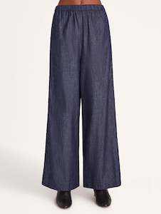 Womenswear: Thun Denim Pant in Dark Wash