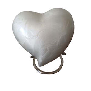 Swift White Heart Urn