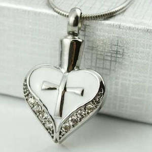 Hearts - My Angel Cremation Jewellery Cremation or Keepsake Jewellery and Urns for ashes: Special Treasure