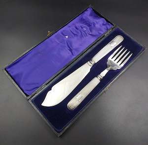 Wingfield, Sheffield - Silver-plated Fish Servers in Original Box