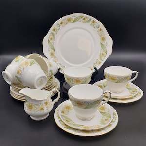 Kitchenware: Duchess - Greensleeves - 21-piece Tea Set