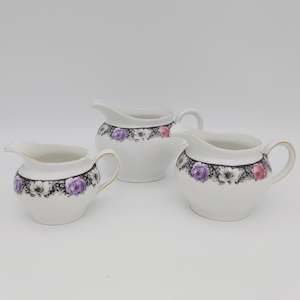 Zeh Scherzer - Floral Band - Set of 3 Small Graduated Jugs