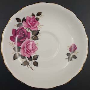 Kitchenware: Colclough - Pink and Red Roses, 8175 - Saucer