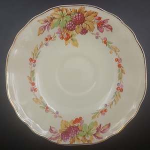 J & G Meakin - Leaves and Berries - Saucer