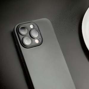 Ultra-Thin iPhone Case – Sleek, Lightweight Protection