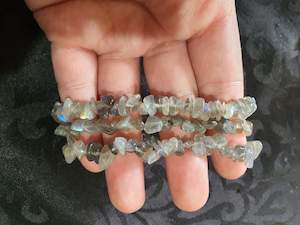 Jewellery: Labradorite Chip Bracelet