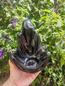 Black Cloak Bowl Statue