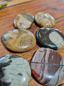 Jewellery: Pinloth Flat Stones