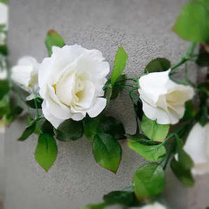 Clothing accessory: White Rose Garland, 200cm long (1 piece)