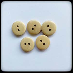 Baby wear: "Natural" wooden baby buttons