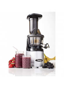 Omega MMV702 vertical slow juicer + Free Fruit&Veg bag