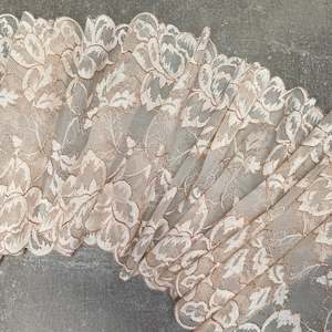 Stretch Lace ~ Magnolia Cream