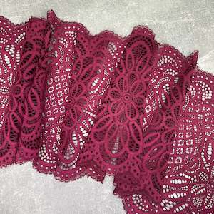 Stretch Lace ~ Magnetic