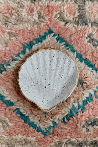 Medium Cockle Shell Bowl - Speckled Clay