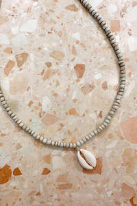 Single Cowrie Stone Bead Choker - Beige Stone