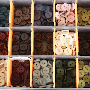 Knitting Yarn: Buttons