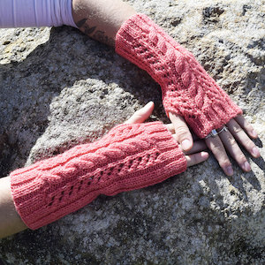 Cable & Lace Mitts