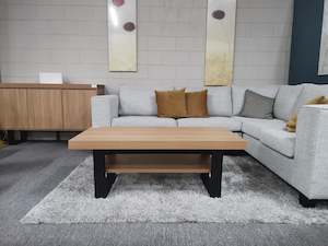 Furniture: Bright Coffee Table