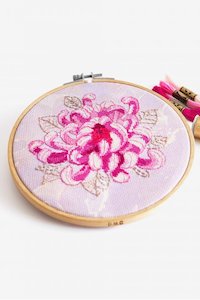 DMC Cross-Stitch Kit Aida 14 ct Special Colours range - Chrysanthemum on Amethyst