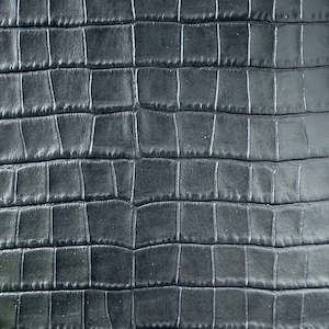 Crocodile Belly Print Cow | Black | 0.8mm | 14-19 sq.ft |