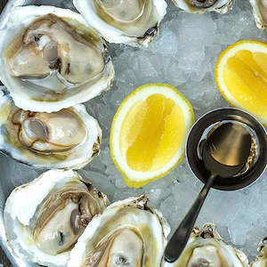 Live Seafood: Bluff oysters