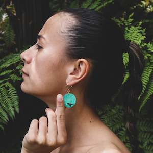 Earrings Green, Ngā Manu - Tui circle