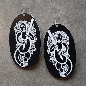 Design services: Earrings Black, Mana Motuhake wahine