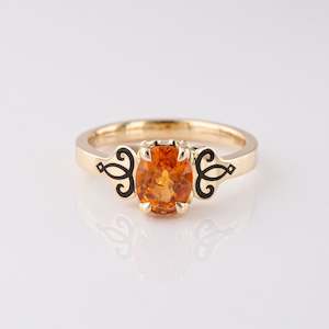 1.70 carat Mandarin Garnet Deco ring in 14 carat Gold