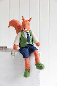 Knitted Animal Friends by Louise Crowther - Archie The Squirrel Yarn Kit