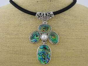 Kiwicraft Paua & Pearl Pendant with Box