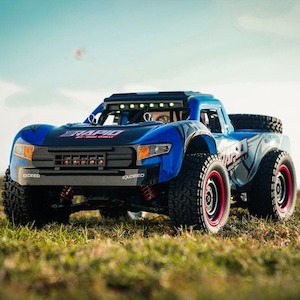 JJRC Fast RC Truck, Up to 48km/h, RC390 Carbon Brush Motor, Metal parts, LED Lig…