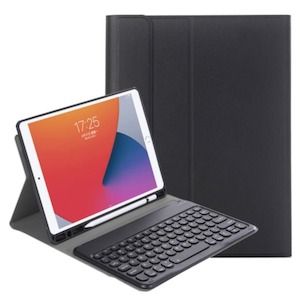 Tablet Protection: Samsung Galaxy Tab S7 / Tab S8 Bluetooth Keyboard and Cover with Stand