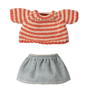 Furniture: Maileg Knitted Sweater and Skirt Big Sister Mouse PRE-ORDER