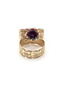 Jewellery: 9 ct Hawaiian ring set