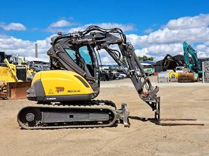 Machinery and equipment wholesaling: 2018 Mecalac 8MCR Excavator