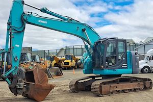 Machinery and equipment wholesaling: 2015 Kobelco SK225SR-2 Excavator