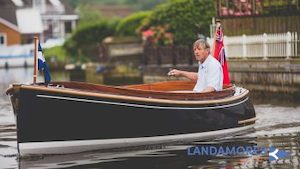 Outboard motor: Landamores Mayfly 16