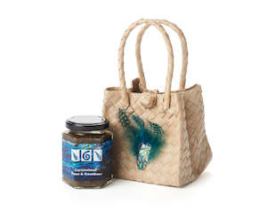 A Classic Kiwi Chutney in a Kete Bag