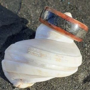 NZ Native Rimu with Volcanic Ironsands Ring – Beach Art Series