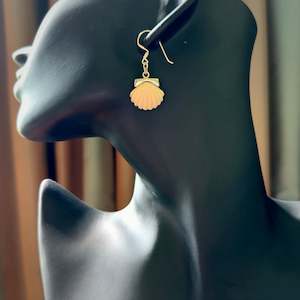 Jewellery: FANSHELL EARRINGS