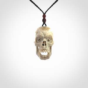 Jewellery: SKULL CRAWLER