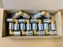 Plumbing goods wholesaling: [P17] 10 x elbows 15mm- brass