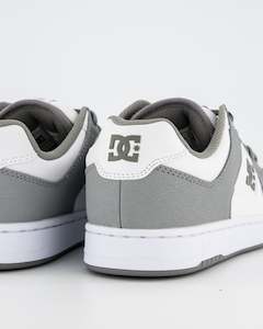 Sports goods manufacturing: DC Shoes Manteca 4