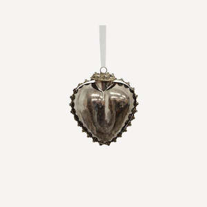 Furniture: Ornate Glass Heart Silver