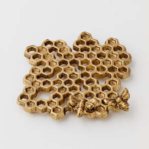 Furniture: Honeycomb Trivet