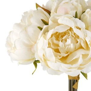 Vintage Peony Bouquet Cream