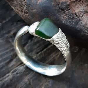 Pounamu Peak Ring ~ Size: 9¼ / S