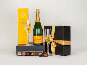 Veuve Clicquot & Flutes Gift Box