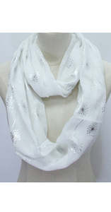 Womenswear: White Dandelion Snood