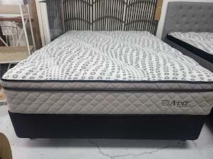 Queen Bed- Mattress & Base with 4 Drawers